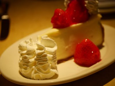 「チーズケーキファクトリー」でフレッシュストロベリーチーズケーキ食べたよ／ハワイ ワイキキ