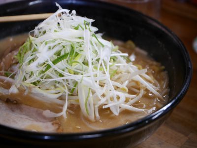 北海道 札幌のラーメン人気行列店「信玄」で信州こく味噌らーめん