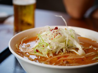 北海道 札幌 けやきの味噌ラーメンと布袋さんの麻婆豆腐とザンギ