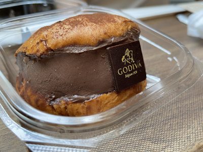 GODIVA cafe ゴディバカフェでショコリキサー(ダーク72％)とマリトッツォダークガナッシュ／横浜みなとみらい駅