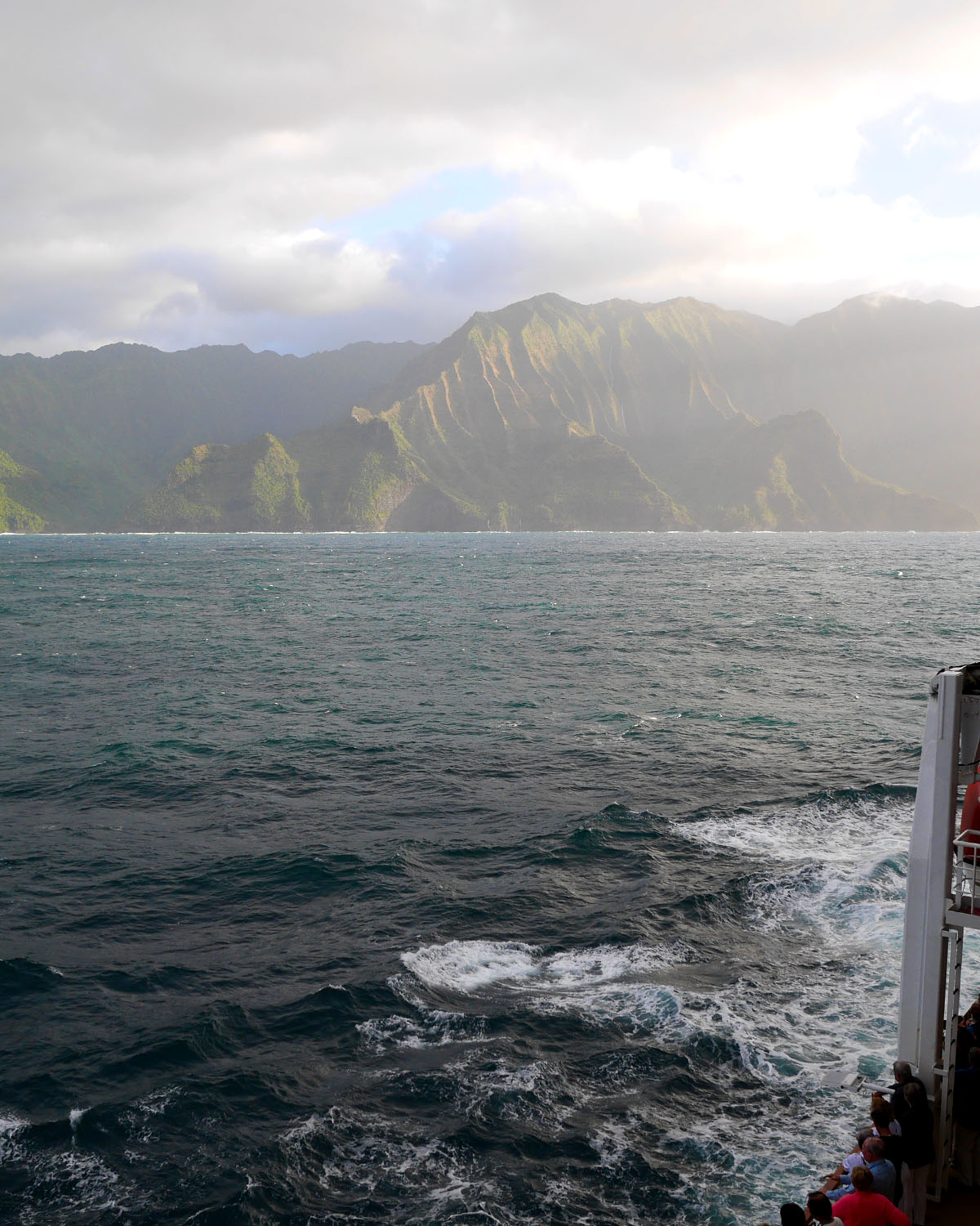 プライド・オブ・アメリカで巡るハワイ4島(オアフ・マウイ・ハワイ・カウアイ)クルーズ旅！