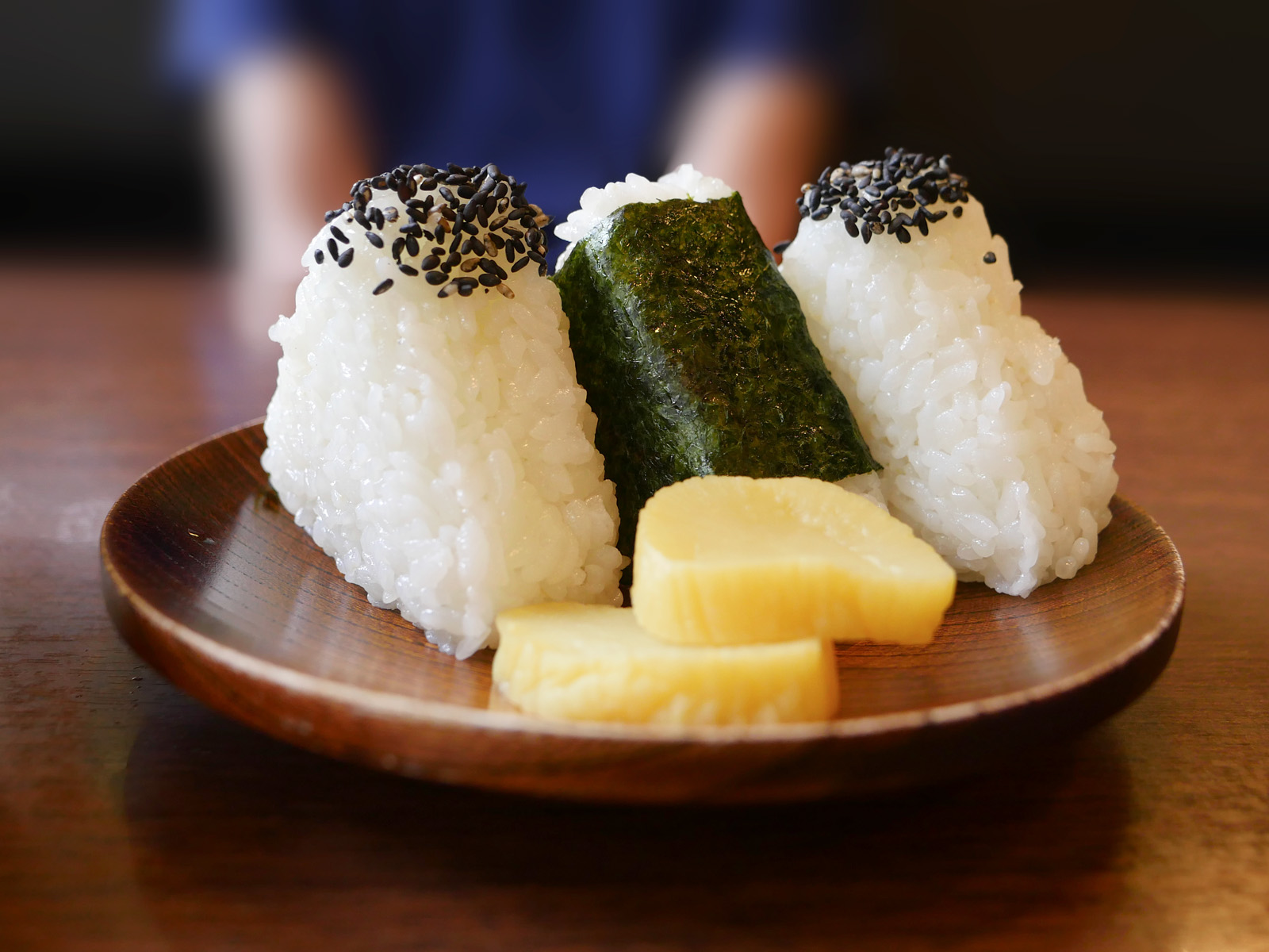 「一鶴」屋島店でひなどりの骨付鳥、おむすび、かわ酢を食べたよ！／香川県高松市