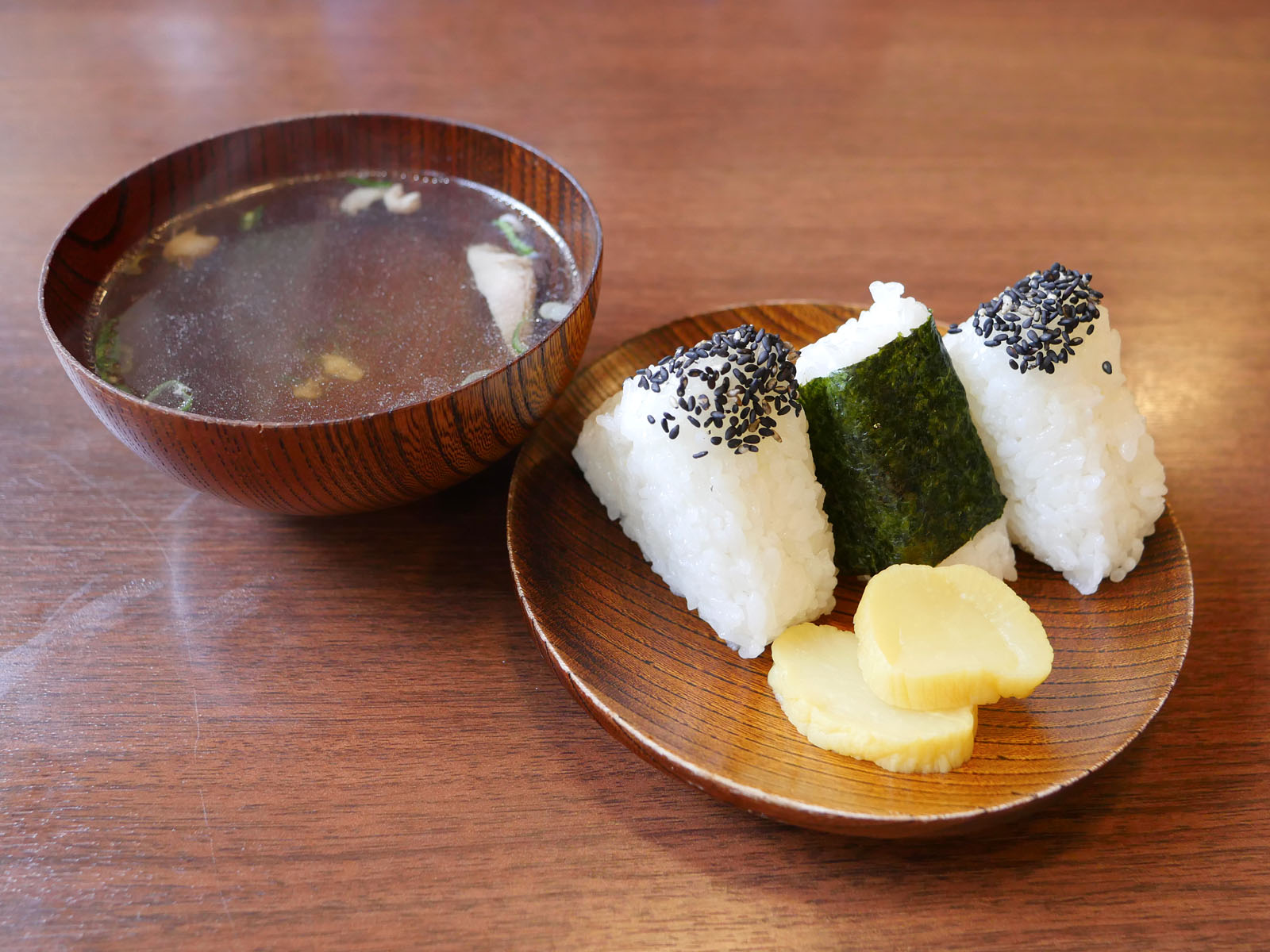 「一鶴」屋島店でひなどりの骨付鳥、おむすび、かわ酢を食べたよ！／香川県高松市