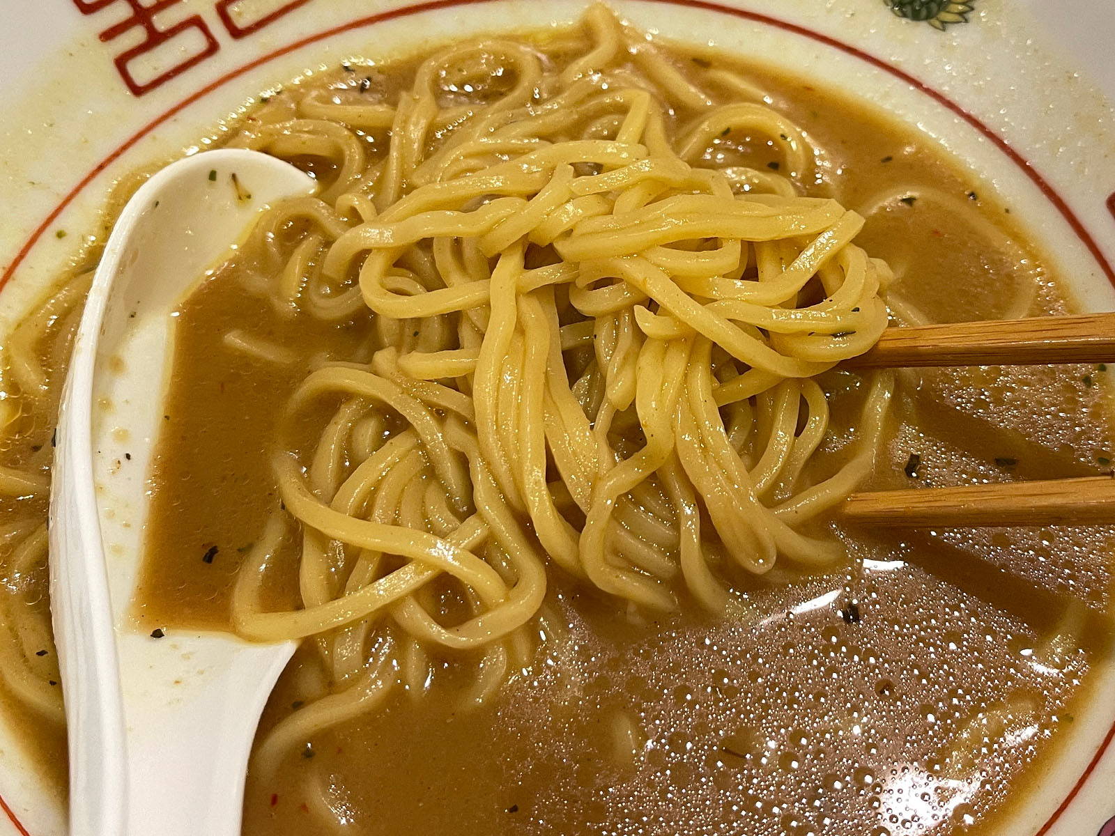 冷凍したカレーラーメン食べ比べ！ まずは「苫小牧カレーラーメン」を食べてみる！