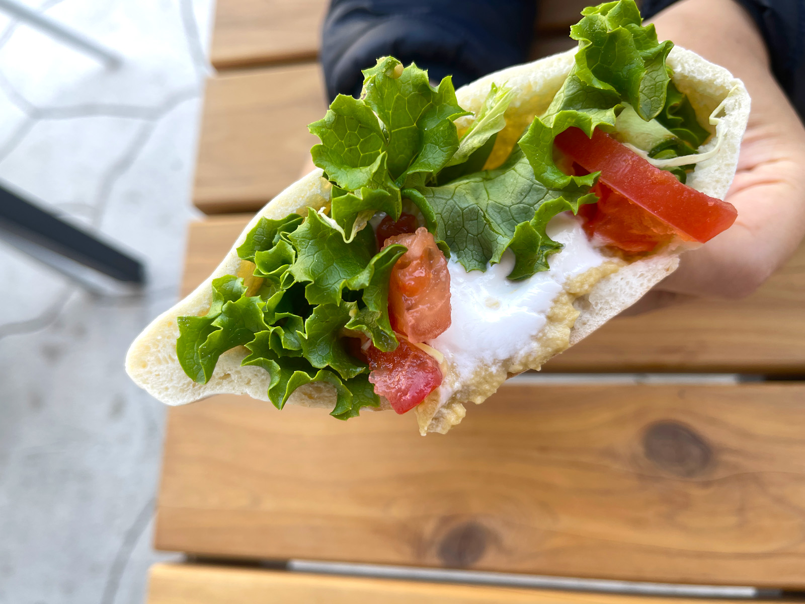 THE CITY BAKERY(ザシティベーカリー) みなとみらい店で"野菜とフムスのピタサンド"食べた！／神奈川県横浜市