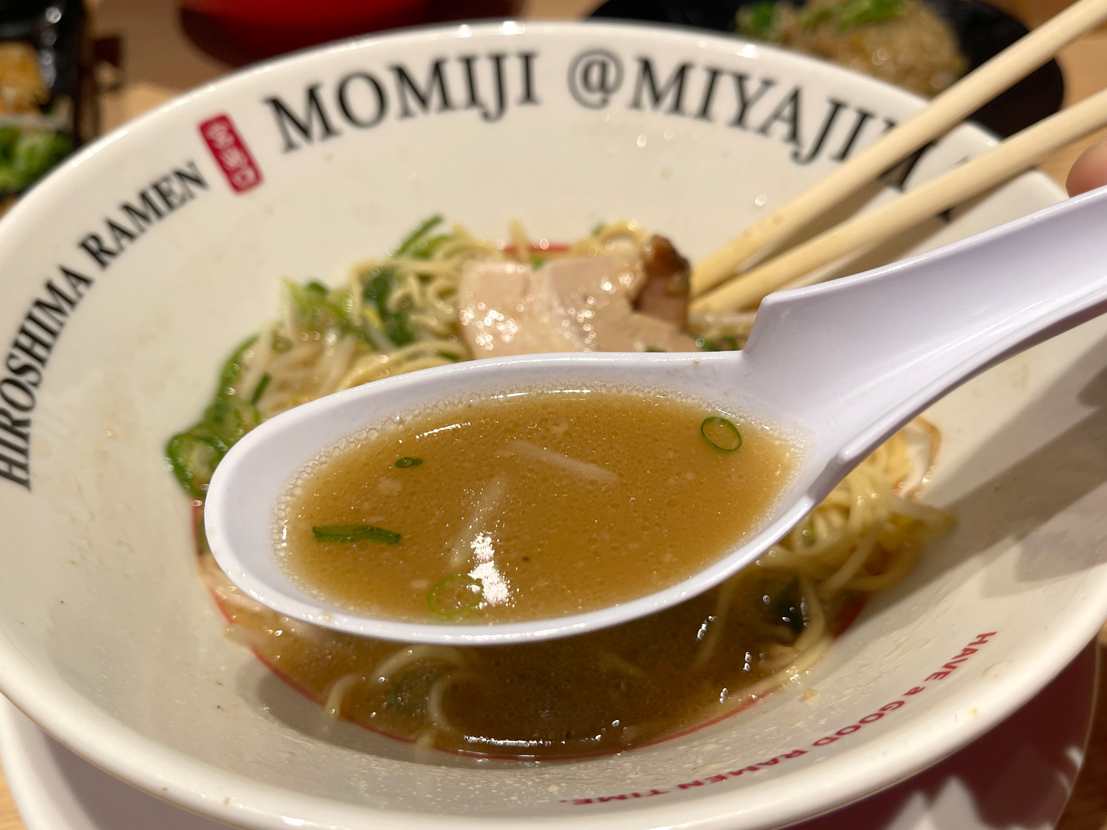 宮島口etto内の「広島ラーメン椛(もみじ)」で広島らーめんと汁なし担々麺を食べた！／広島県廿日市