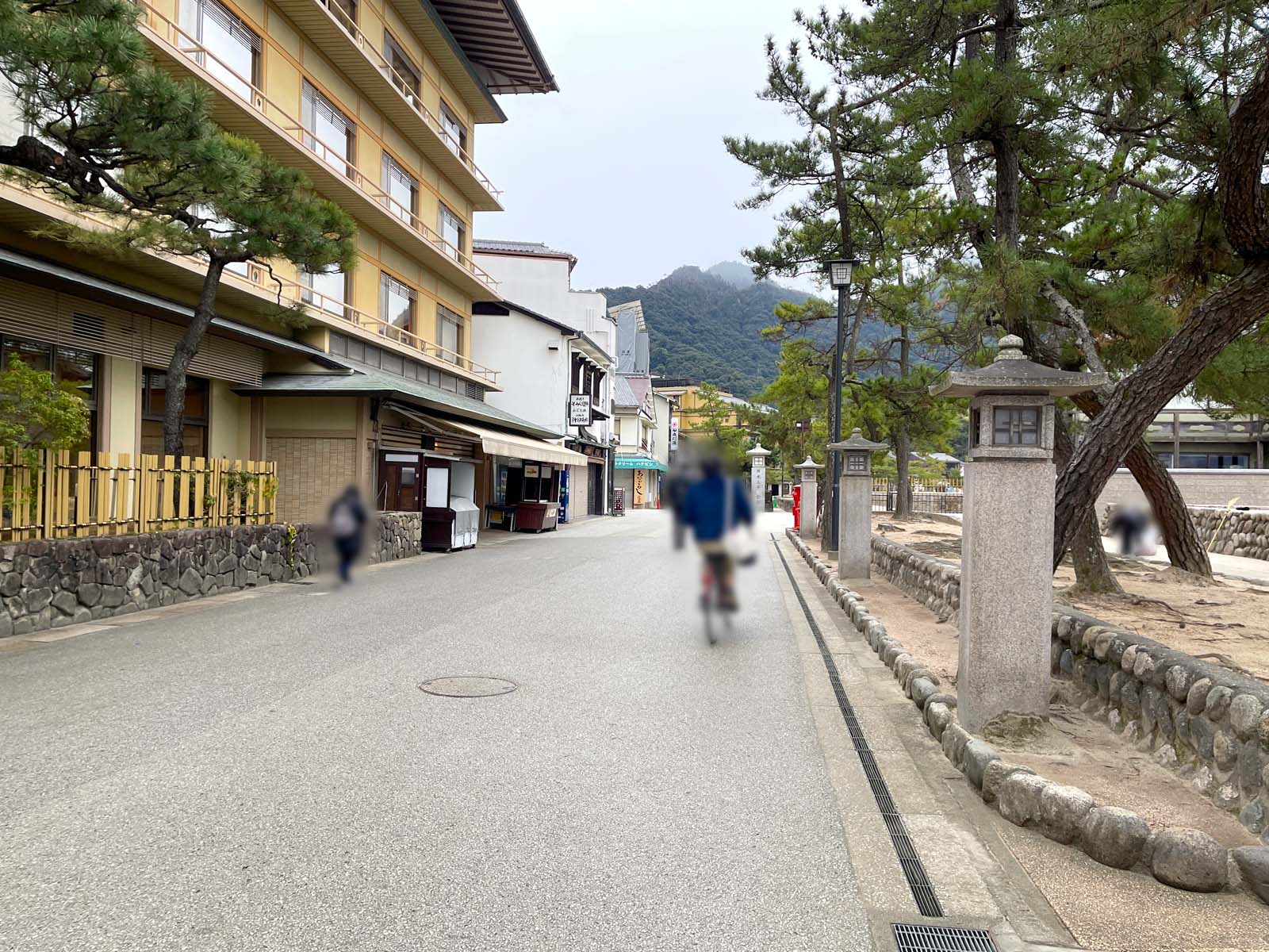 宮島にある国宝・世界遺産 厳島神社の大鳥居の近くまで行ってみたよ！／広島県廿日市