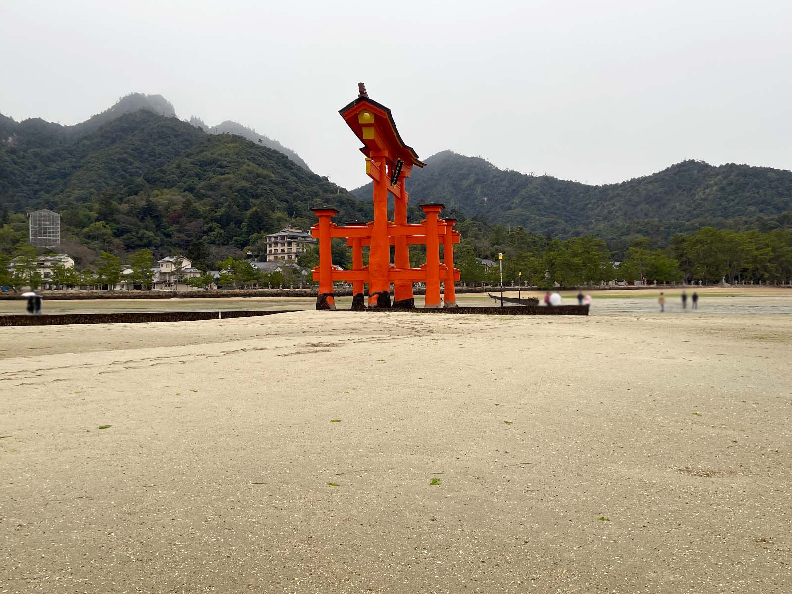 宮島にある国宝・世界遺産 厳島神社の大鳥居の近くまで行ってみたよ！／広島県廿日市