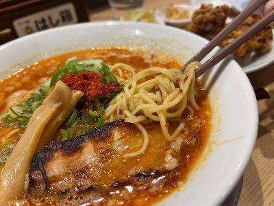 丸鶏醤油ラーメン とりの助の濃厚塩ラーメン、辛うまラーメン、唐揚げ食べた／広島県廿日市