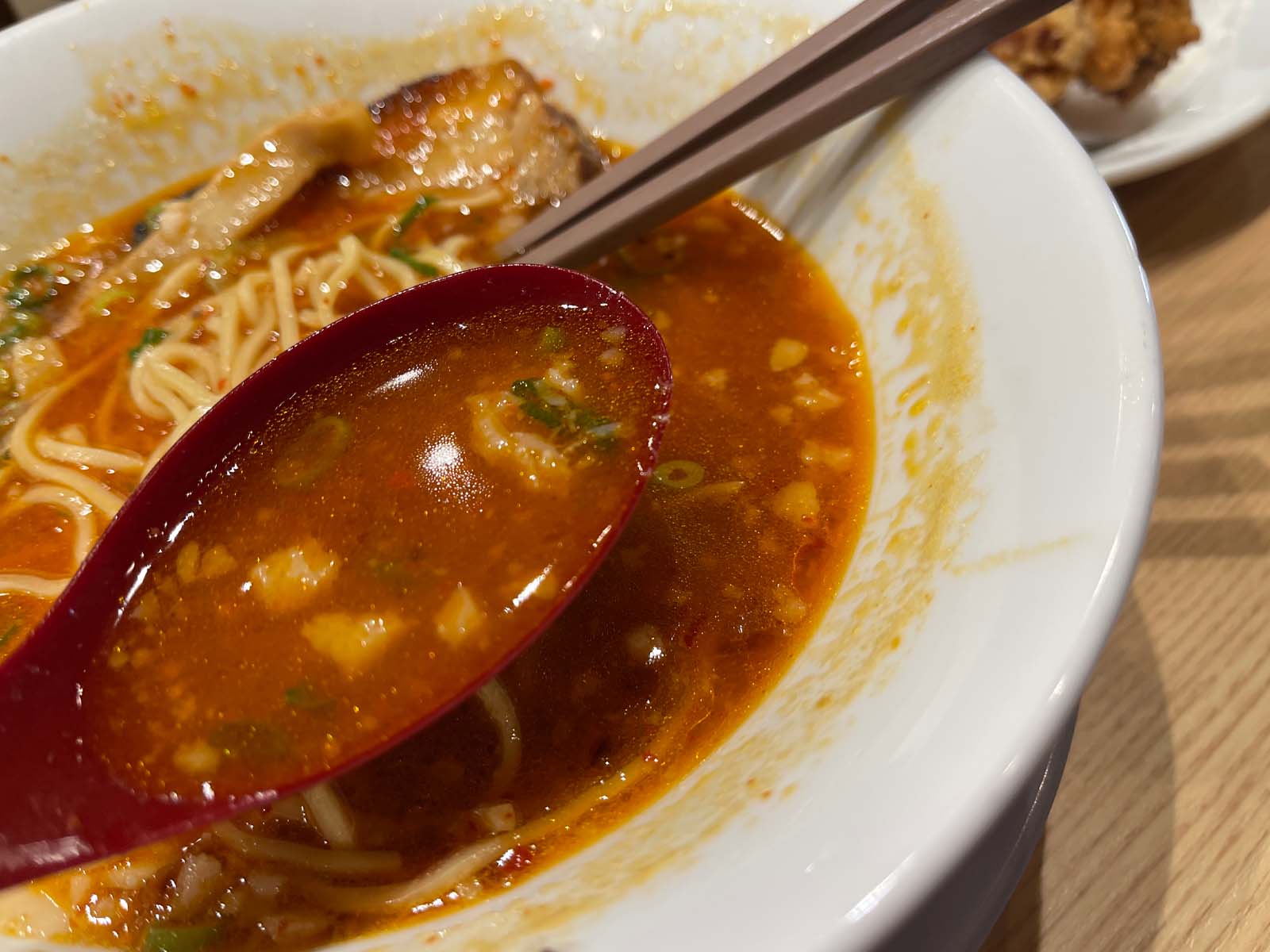 丸鶏醤油ラーメン とりの助の濃厚塩ラーメン、辛うまラーメン、唐揚げ食べた／広島県廿日市