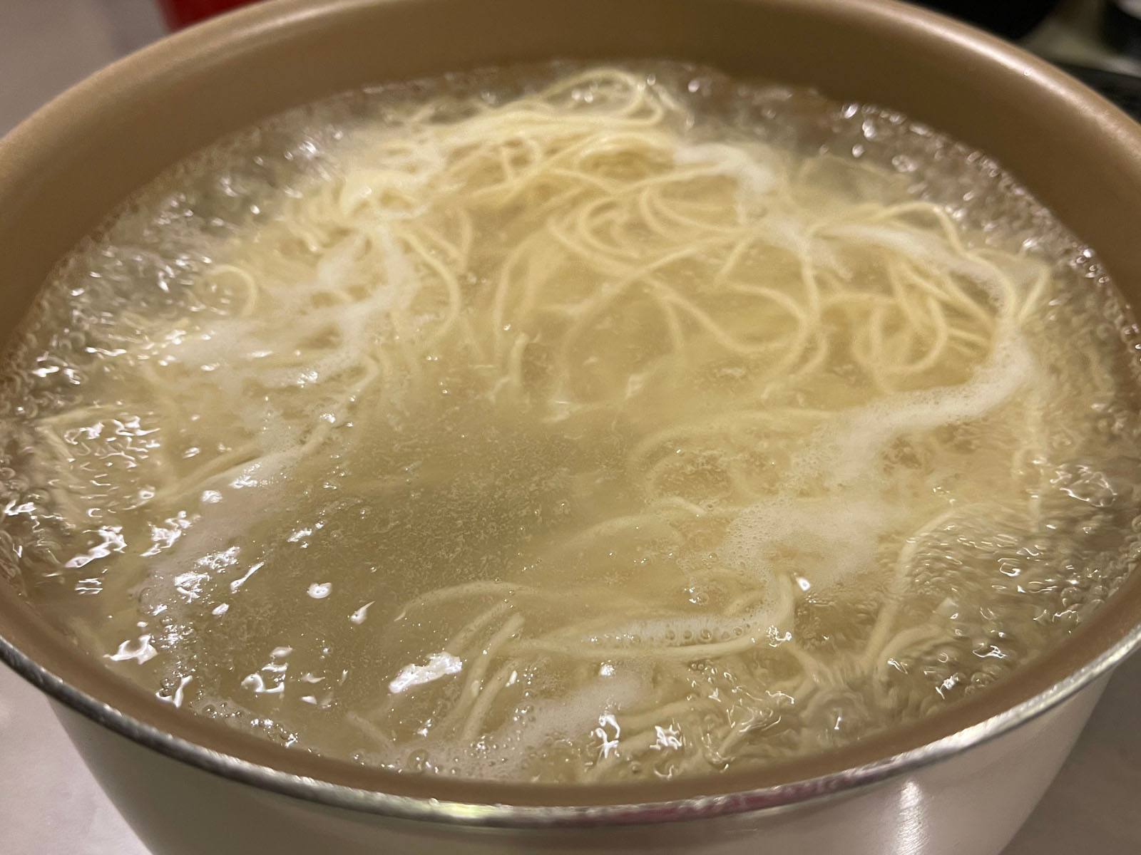 広島で購入した「麺匠碓井 広島中華そば(とんこつ醤油味)」を作ってみたよ！