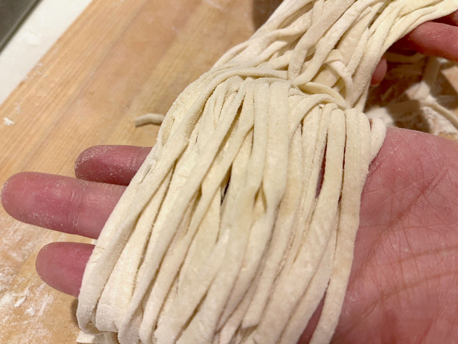 レコルトのホームベーカリーで作った強力粉ルスティカのもっちりツルツルうどん！