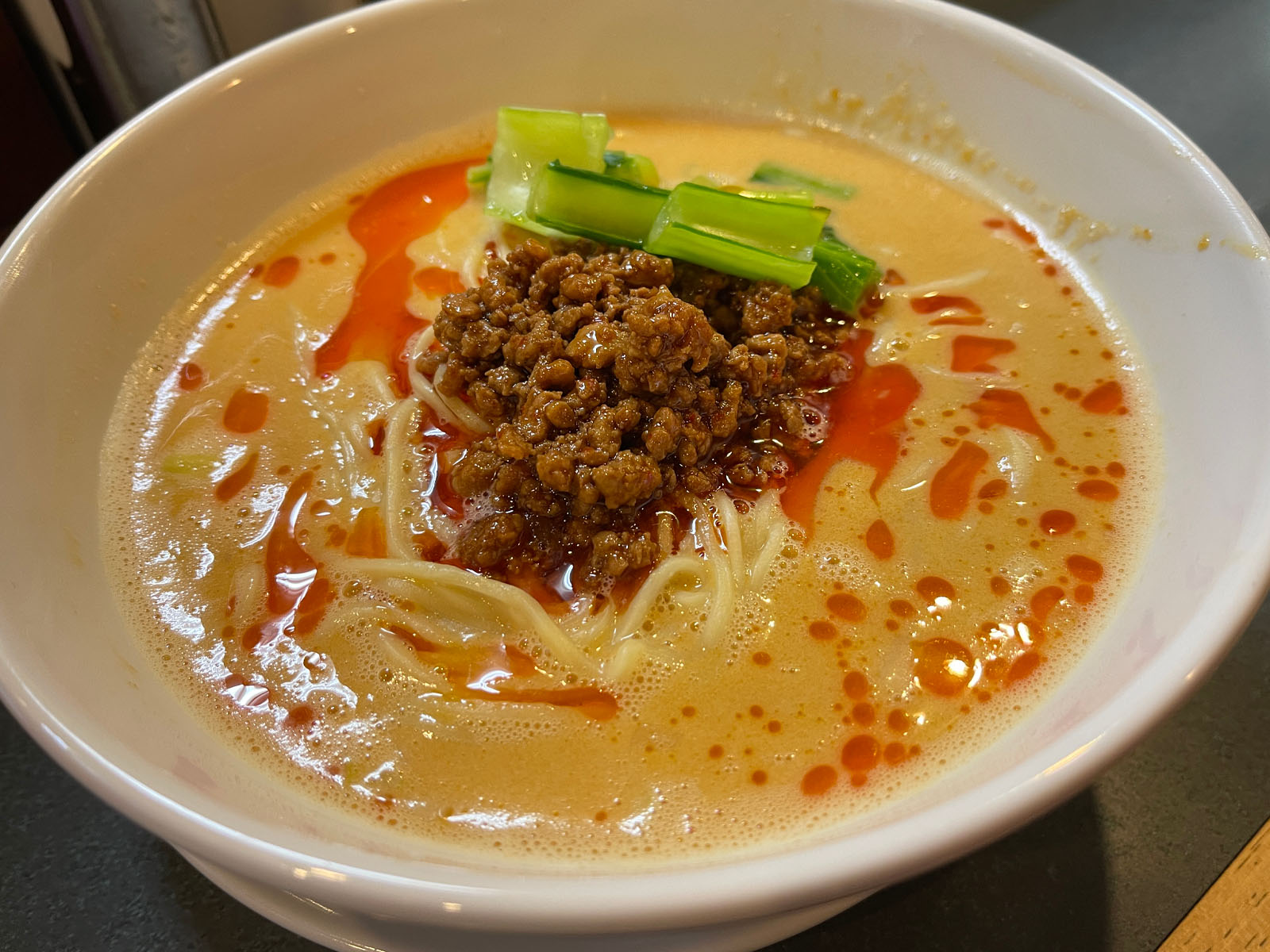 横浜中華街の揚州麺房(ヨウシュウメンボウ)で担々麺、イカチリ、焼き餃子食べた！