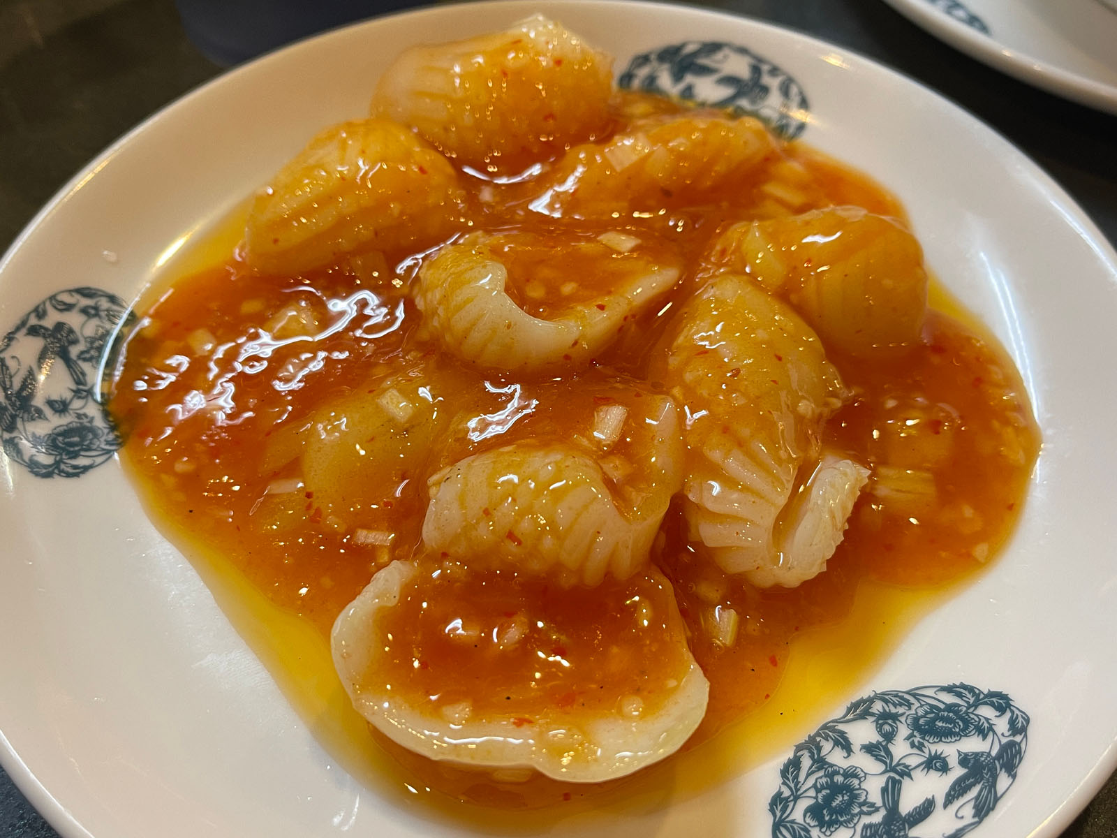 横浜中華街の揚州麺房(ヨウシュウメンボウ)で担々麺、イカチリ、焼き餃子食べた！