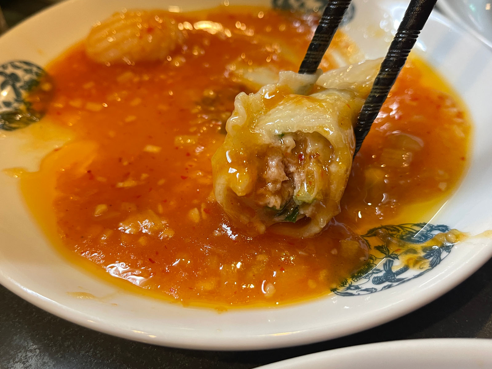 横浜中華街の揚州麺房(ヨウシュウメンボウ)で担々麺、イカチリ、焼き餃子食べた！