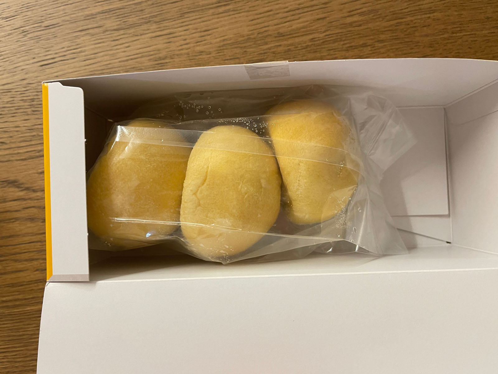 花畑牧場の北海道・十勝コーンパン(冷凍)食べたよ！／北海道土産