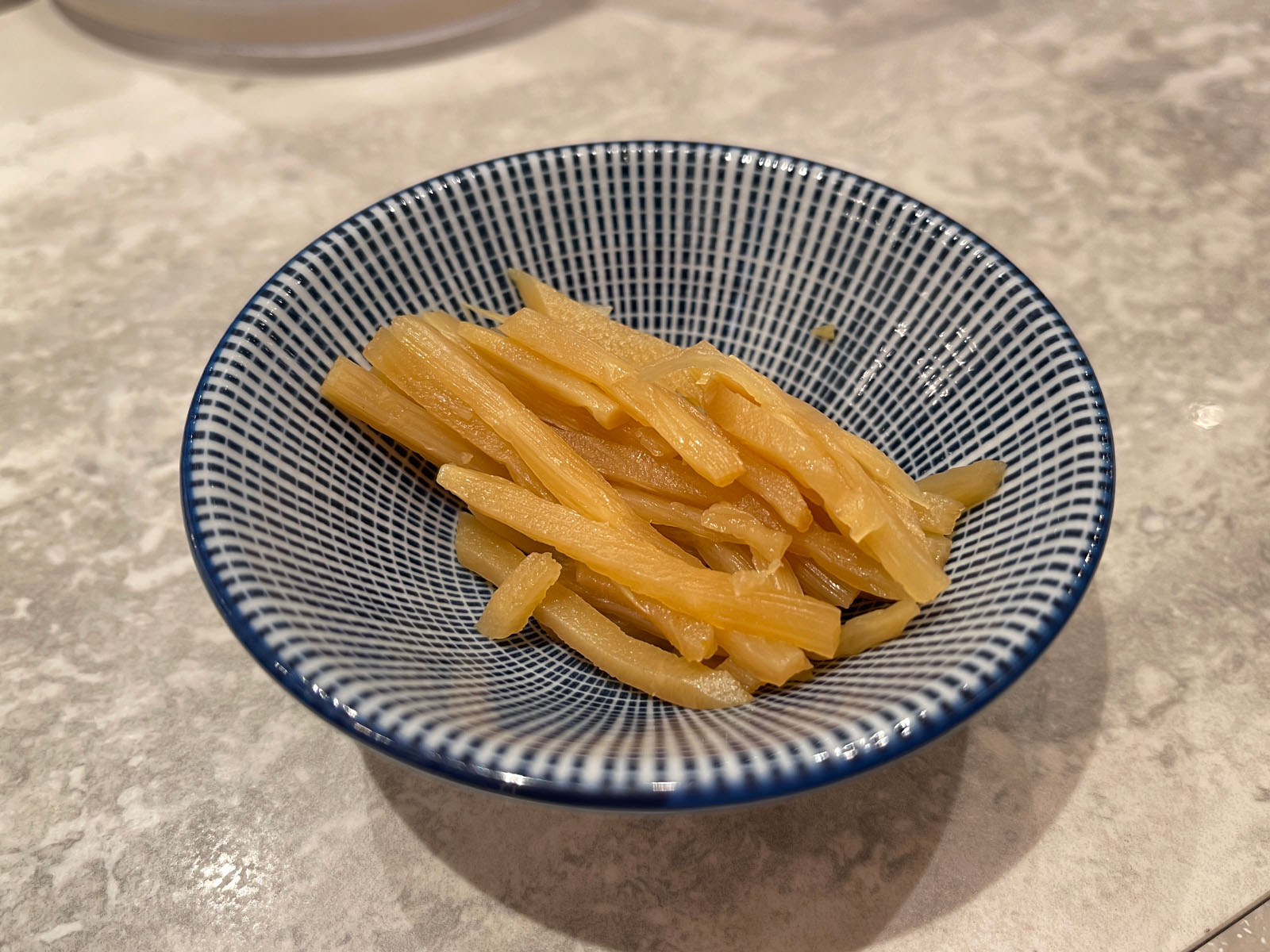 "まるごと一冊クーポンBOOK”を使ってAFURIの柚子塩らーめんと柚子露つけ麺食べた／横浜みなとみらい