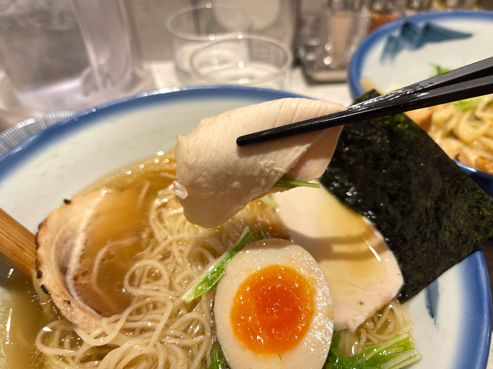 "まるごと一冊クーポンBOOK”を使ってAFURIの柚子塩らーめんと柚子露つけ麺食べた／横浜みなとみらい