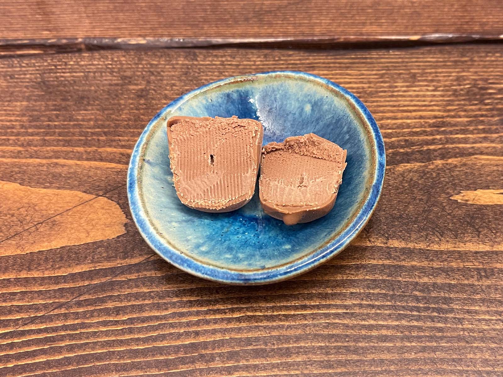 コンビニで売ってた「CACAOCAT」のひとくちチョコレートアイスを食べたよ！