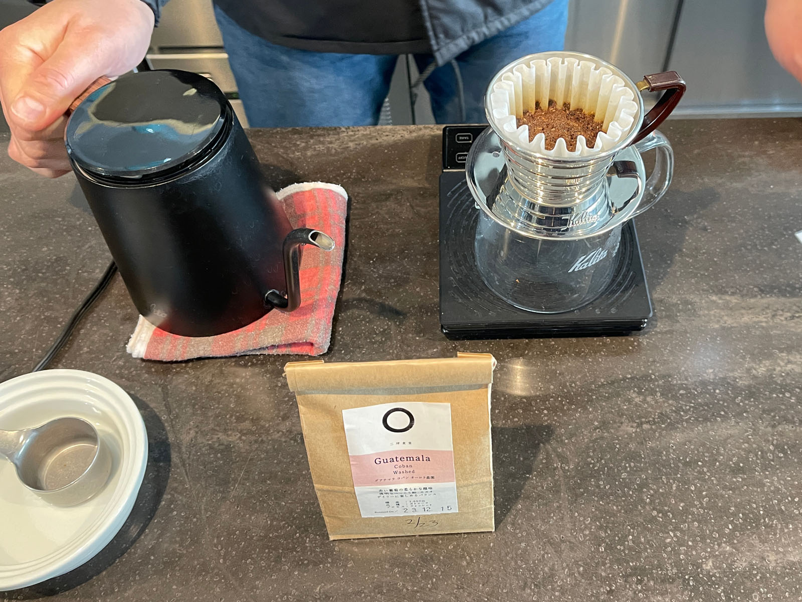 コーヒー機器販売メーカー"Kalita(カリタ)"がプロデュースした「pLus&Kalita」で珈琲飲んだ！／横浜元町