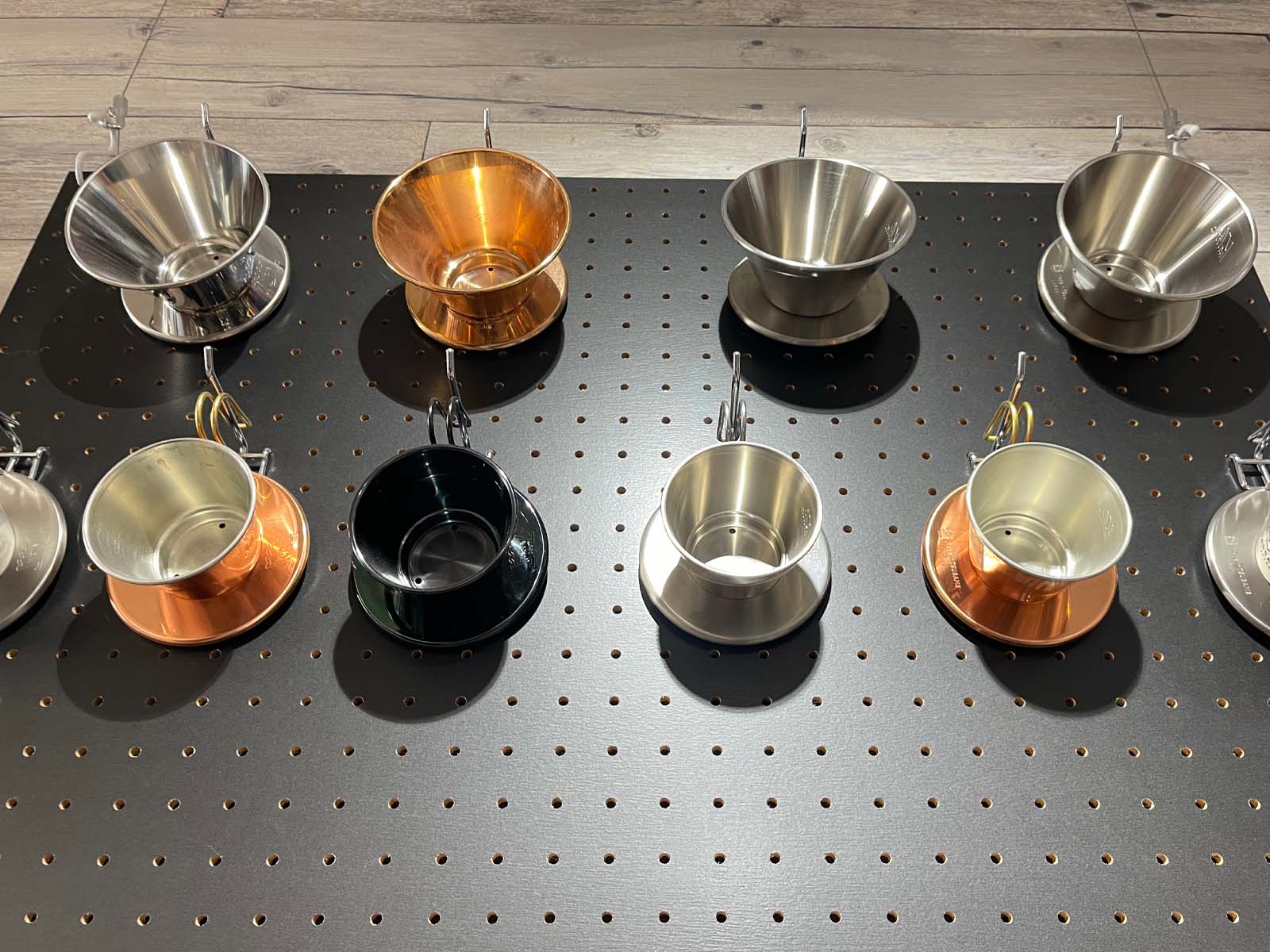 コーヒー機器販売メーカー"Kalita(カリタ)"がプロデュースした「pLus&Kalita」で珈琲飲んだ！／横浜元町