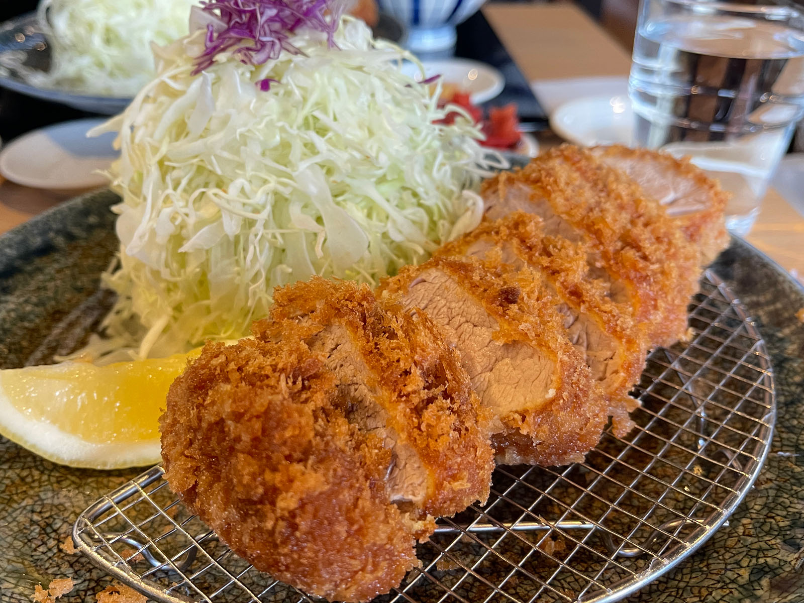 とんかつで有名な檍(あおき)のカツカレー専門店「いっぺこっぺ」に行ったよ／横浜石川町