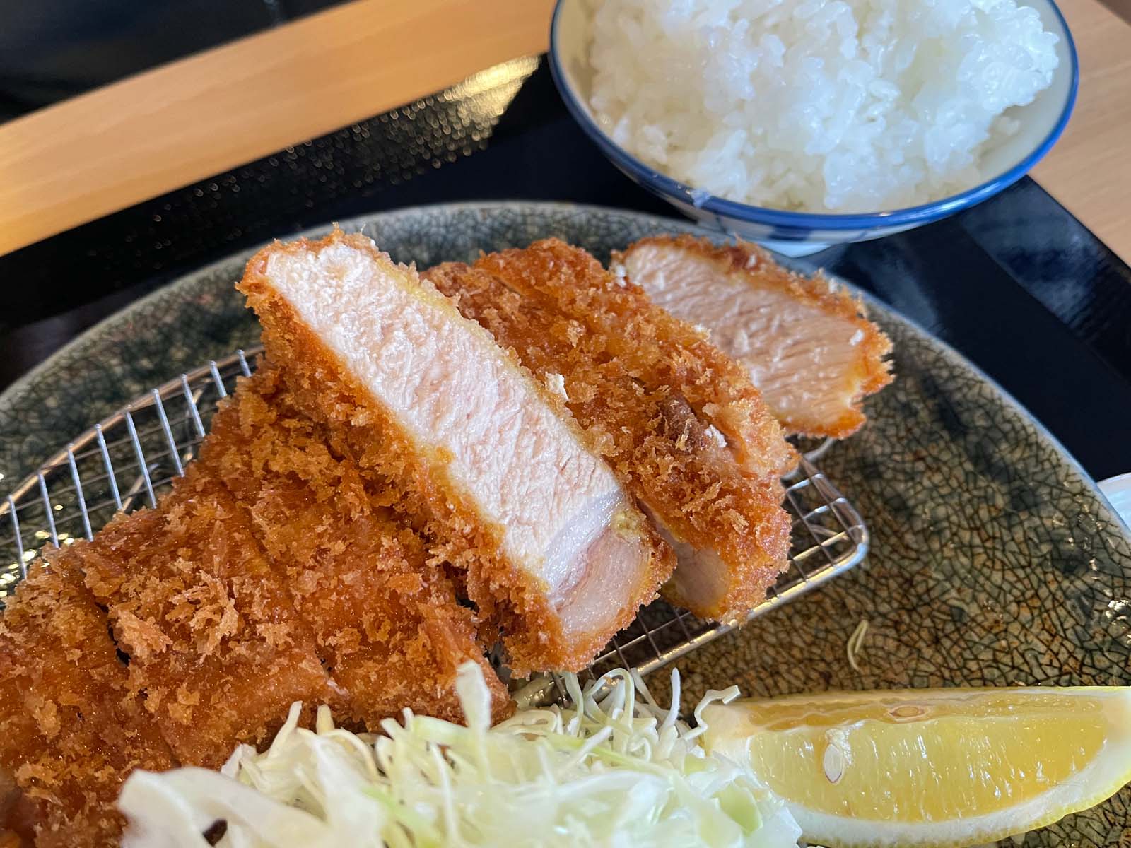 とんかつで有名な檍(あおき)のカツカレー専門店「いっぺこっぺ」に行ったよ／横浜石川町