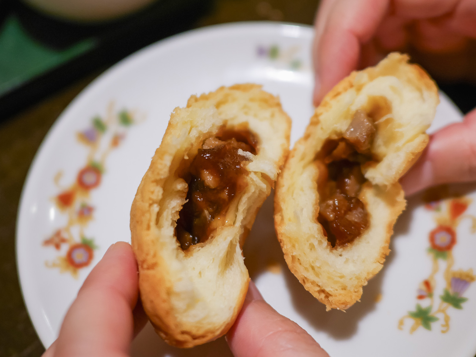 菜香新館でえびのウエハース揚げ、黒酢酢豚、チャーシューメロンパン、マーライコー食べた！／横浜中華街