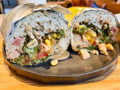 鶏肉専門店”梅や”の「UMEYA KITCHEN」でチキンブリトーと唐揚げ食べた／横浜吉田町