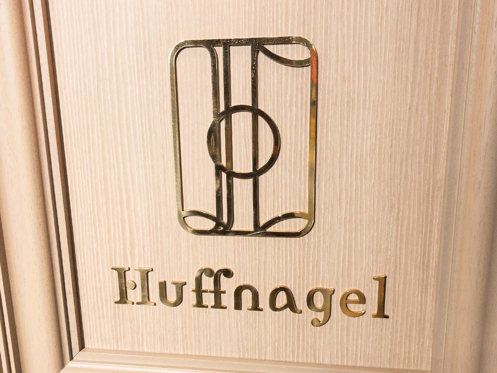 横浜かをりの新ブランド「Huffnagel(フフナゲール)」のバタークリームサンド買った！／横浜赤レンガ倉庫