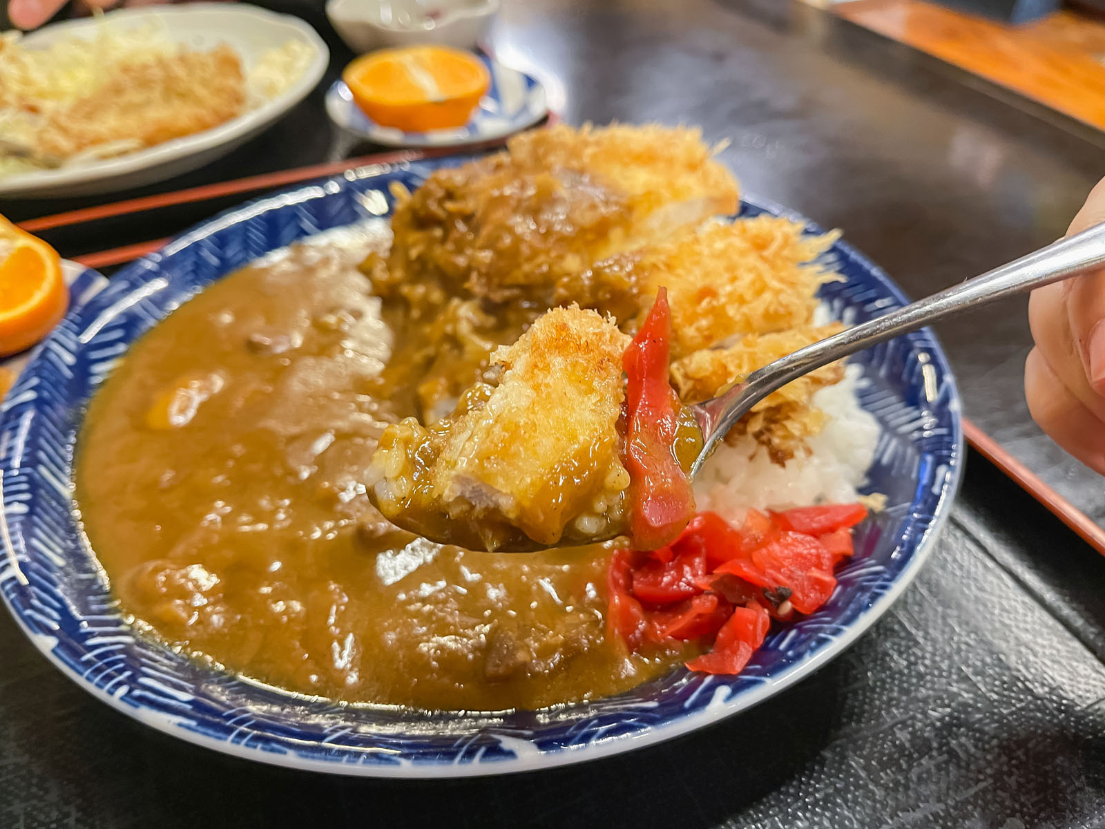 とんかつ割烹「かつ半」でカツカレーとアジフライ定食食べたよ！／横浜野毛