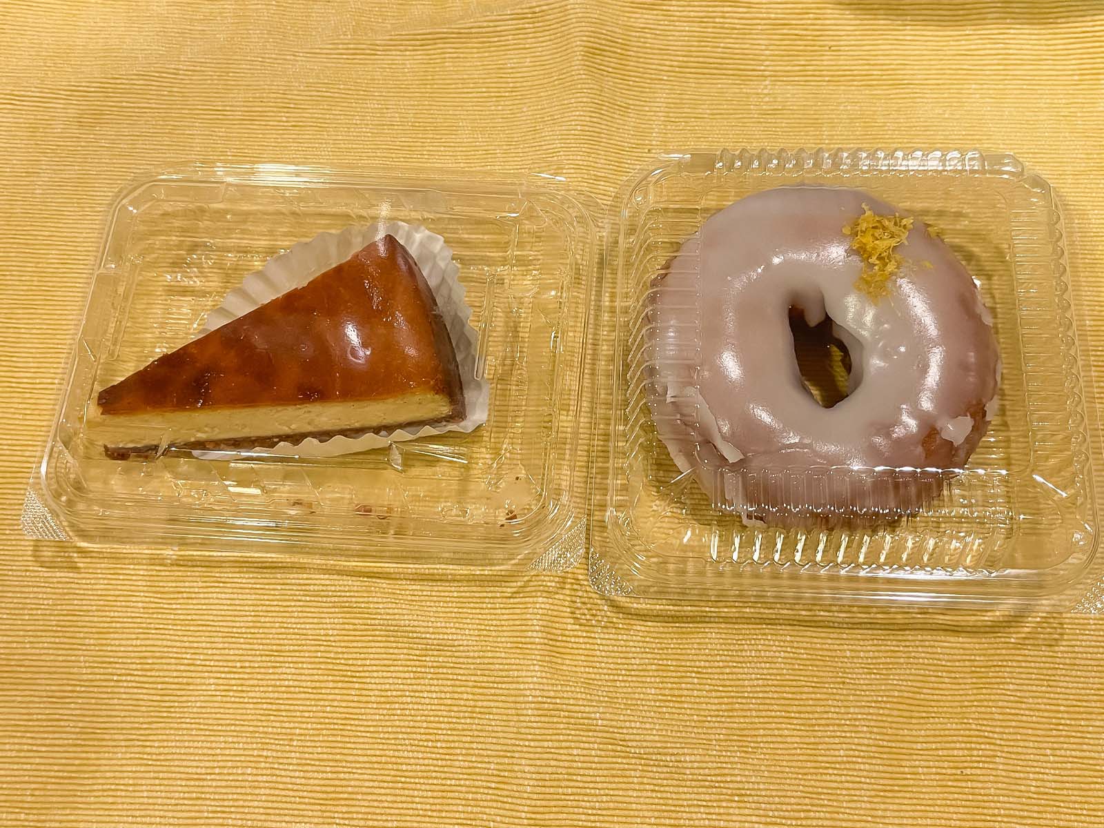 尾島商店の「OJIMA DINING」でチーズケーキとグレーズド・ドーナツ・シトロン買った！／横浜桜木町