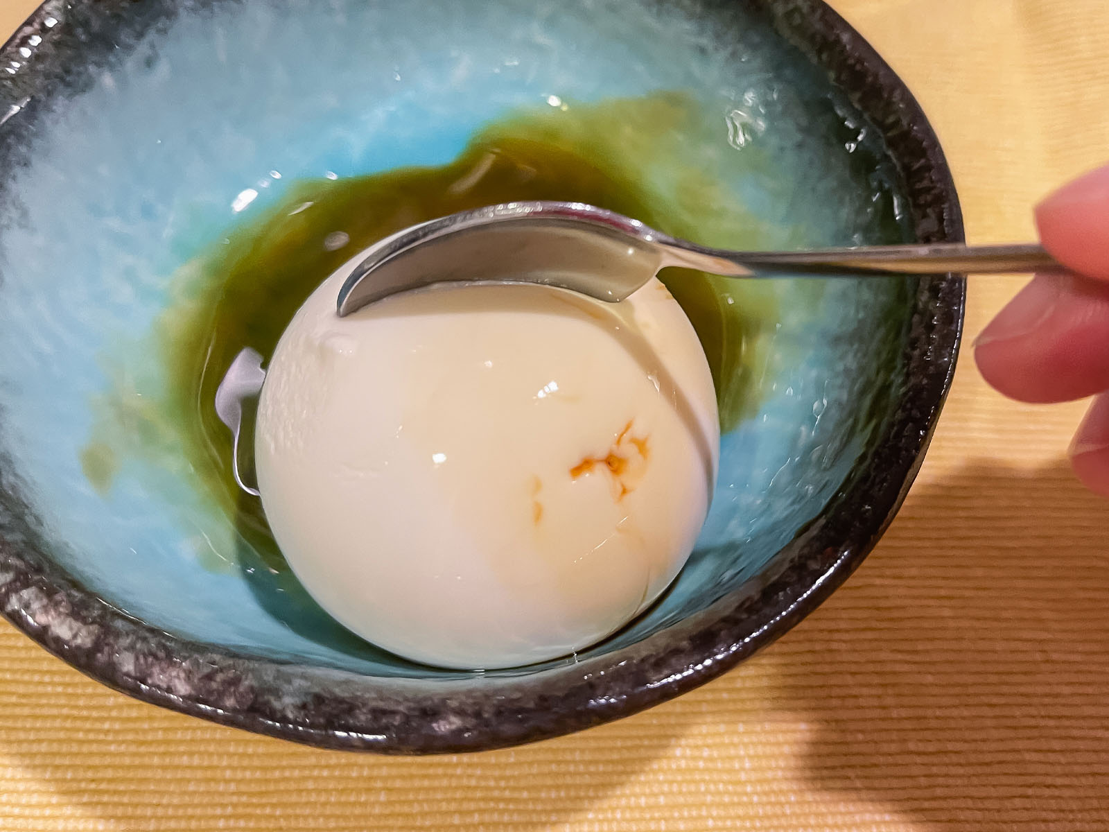 丸い形の風船に入った「牧家(Bocca)の白いプリン」食べたよ！／北海道土産