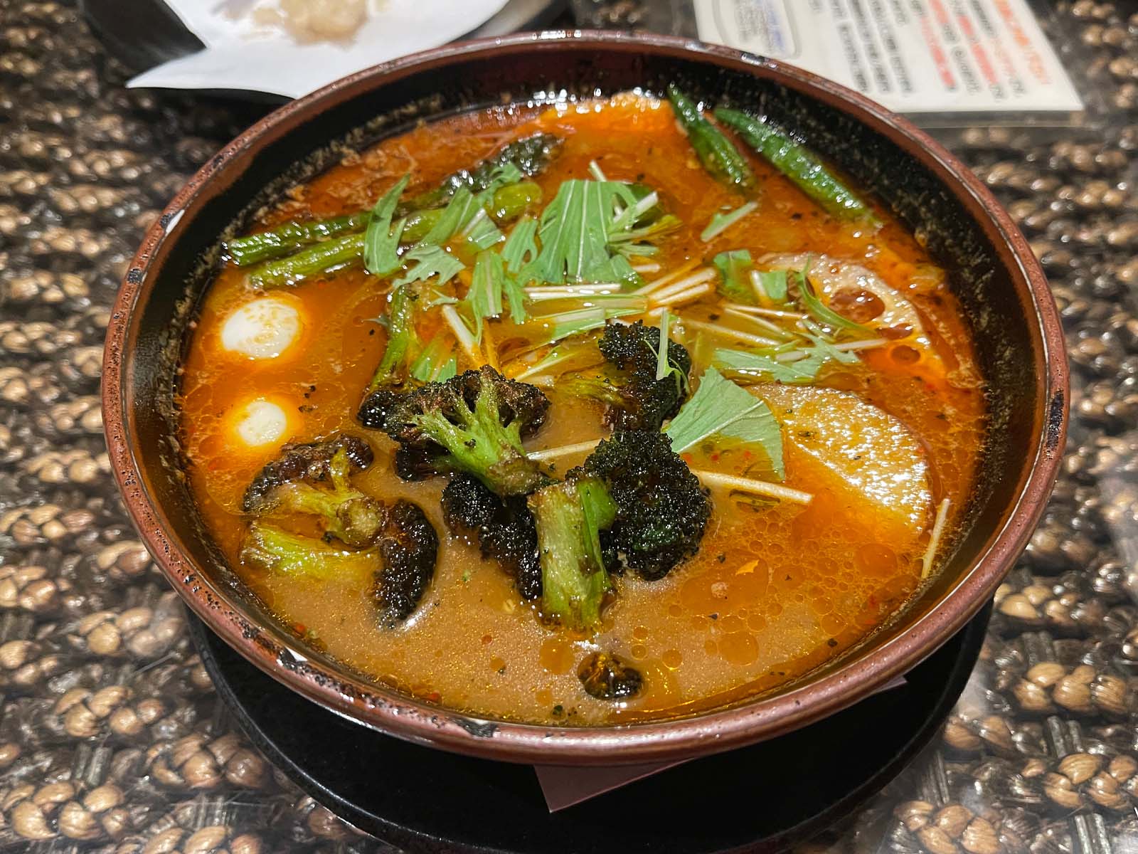 Asian Bar RAMAI(ラマイ)で野菜、ウダン(えび天)スープカレー食べた！／横浜伊勢佐木モール店