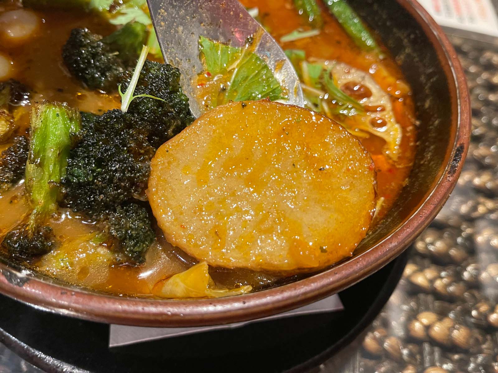 Asian Bar RAMAI(ラマイ)で野菜、ウダン(えび天)スープカレー食べた！／横浜伊勢佐木モール店