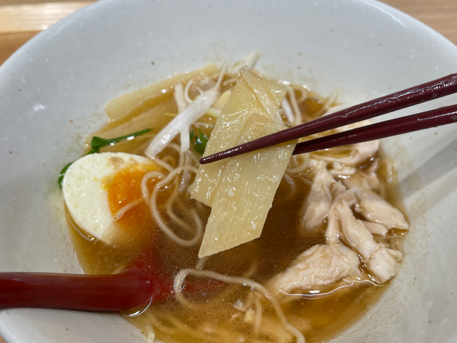 発酵ラーメンizuruで太陽の鶏こうじ麺、梅こうじのアボカドネギトロ丼食べた／横浜ISETANフードコート内