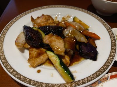 上海酒家 岳(ガク)の中華料理ランチ「黒酢酢豚」「鶏のなす炒め」を食べたよ／横浜・馬車道