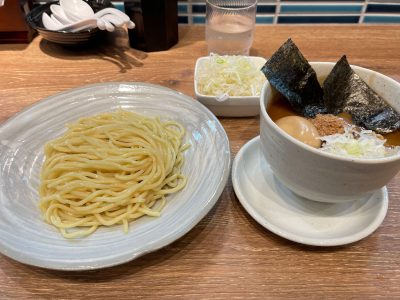 「ピエトロレストラン」でおかわりサラダ、”なす辛パスタ”と”魚介のバジルソースパスタ”食べた！／横浜ワールドポーターズ