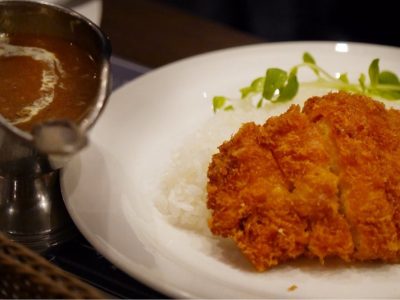 横須賀海軍カレー本舗で陸奥カレーと黒カレーとチキンカツカレー食べたよ／横須賀中央
