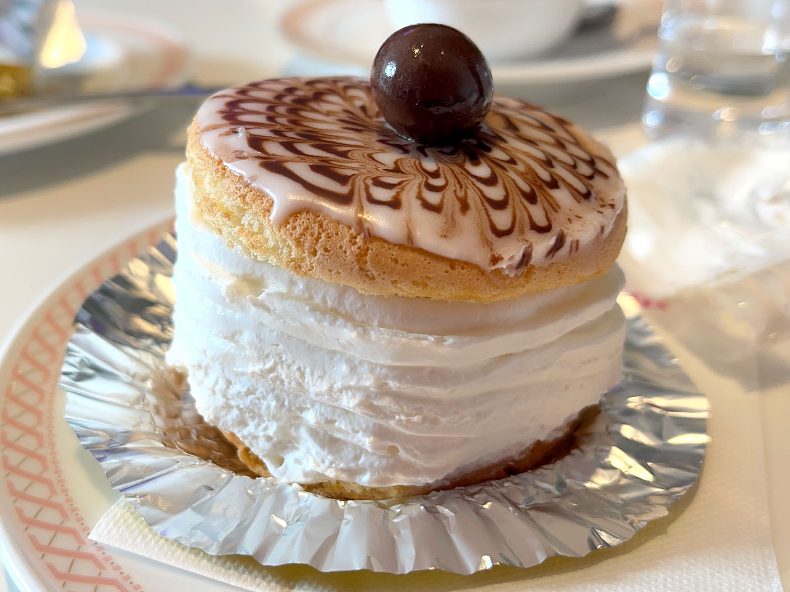 ボストンクリームパイが人気の「浜志まん(はまじまん)」でミニボストン