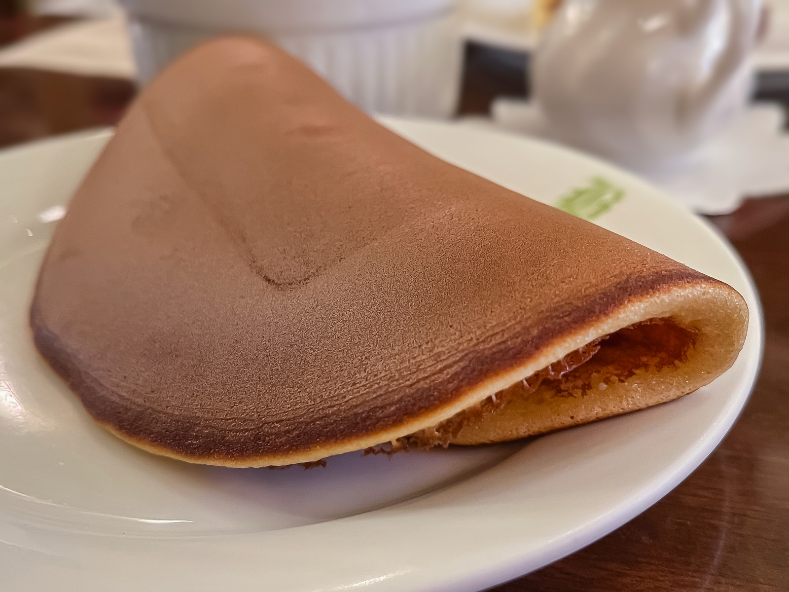 横浜文明堂茶館「ル・カフェ」でどら焼きの皮だけ”パステル”とカステラ