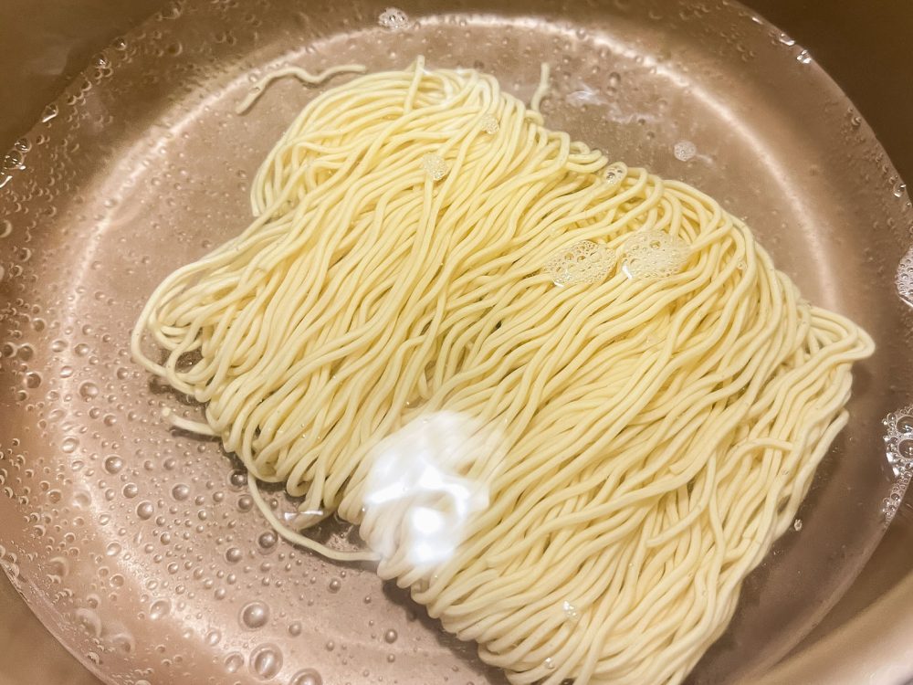 菊水の"寒干し麺"を使った「トリュフらぁめん(白トリュフオイル付)」作ってみた!/カルディコーヒーファーム