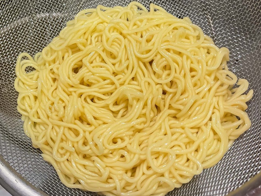菊水の"寒干し麺"を使った「トリュフらぁめん(白トリュフオイル付)」作ってみた!/カルディコーヒーファーム