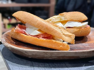 【閉店】「フィオールディマーゾ」でモッツァレラチーズと生ハムのサンドイッチ”カンパーナ”食べた！／ISETAN横浜 