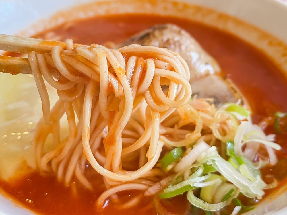「LUNA(ルナ)の世界」で黒トリュフラーメンとアクアパッツァトマトめん食べた!/横浜・野毛