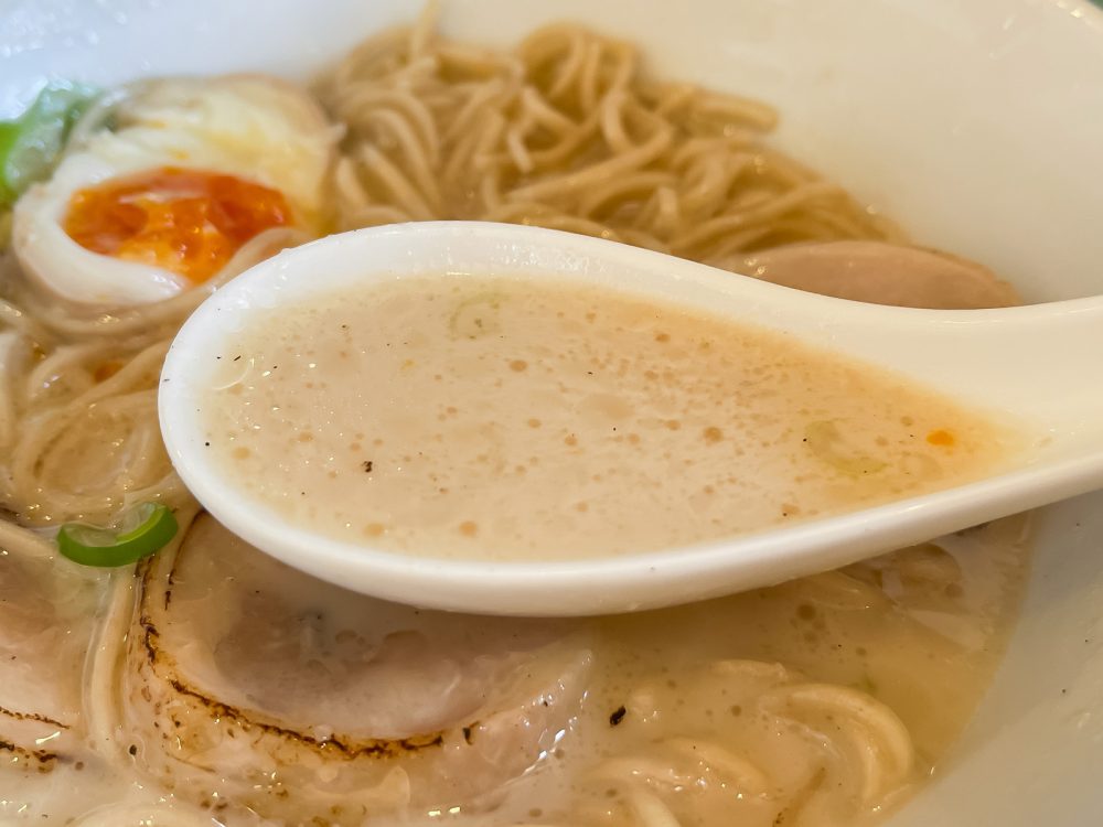 「LUNA(ルナ)の世界」で黒トリュフラーメンとアクアパッツァトマトめん食べた!/横浜・野毛