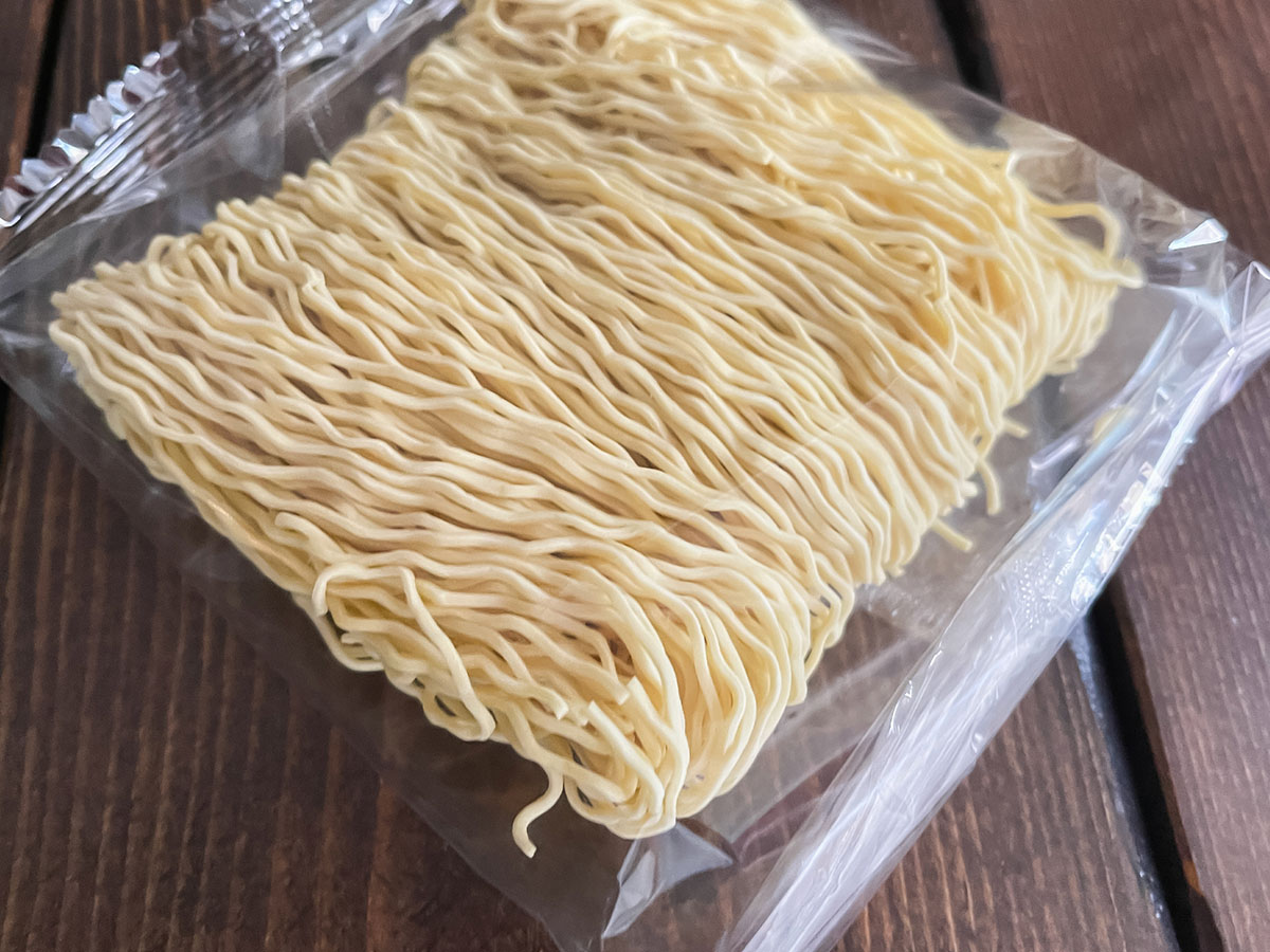 ヤマハ発動機(7272)の株主優待で、八郎めんの「宮城辛味噌ラーメン」5食セットがきた！