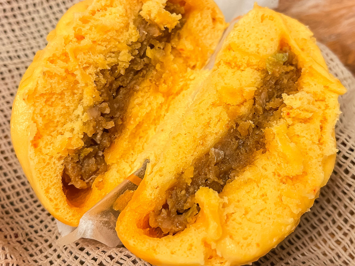 「重慶飯店」の冷凍 "麻婆豆腐まん" 買ってみたよ!/横浜中華街