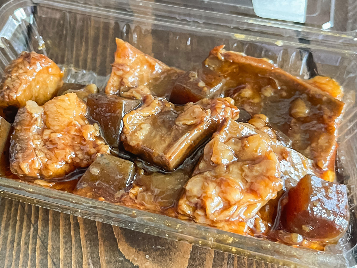 東京都高円寺「川名精肉店」の牛スジこんにゃく、牛スジ入りおにぎり買ったよ!/CIAL横浜 POP UP店