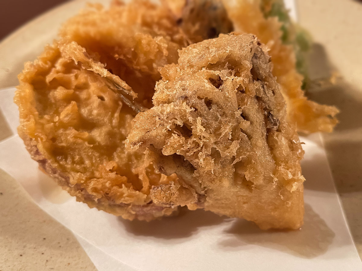 老舗の天麩羅屋「登良屋(とらや)」で刺身盛合せ1.5人前・天ぷら盛り食べたよ/横浜・関内